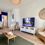 Blue Wave Apartment